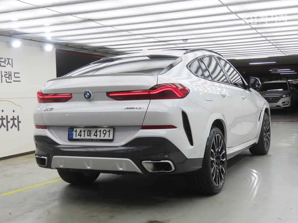 BMW - X6 | xDrive 40 M Sport Package 4