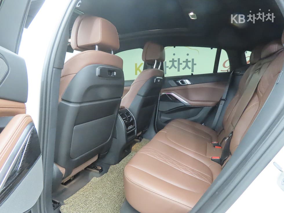BMW - X6 | xDrive 40 M Sport Package 6
