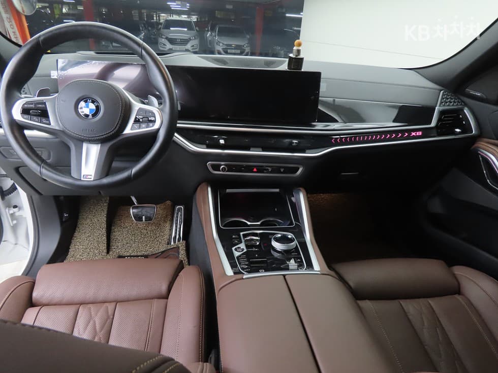 BMW - X6 | xDrive 40 M Sport Package 7