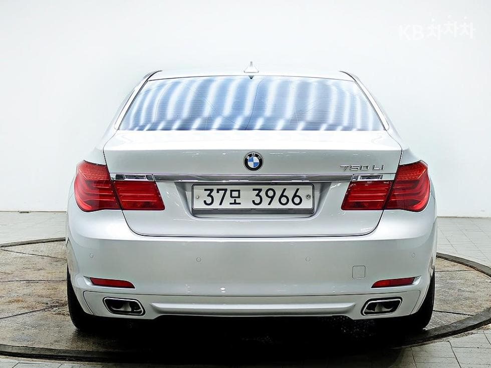 بي إم دبليو - 7-Series | New 750Li xDrive F02(11~) 3