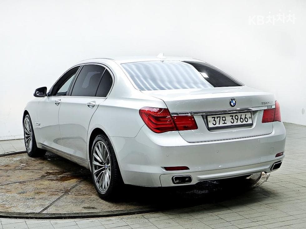 بي إم دبليو - 7-Series | New 750Li xDrive F02(11~) 4