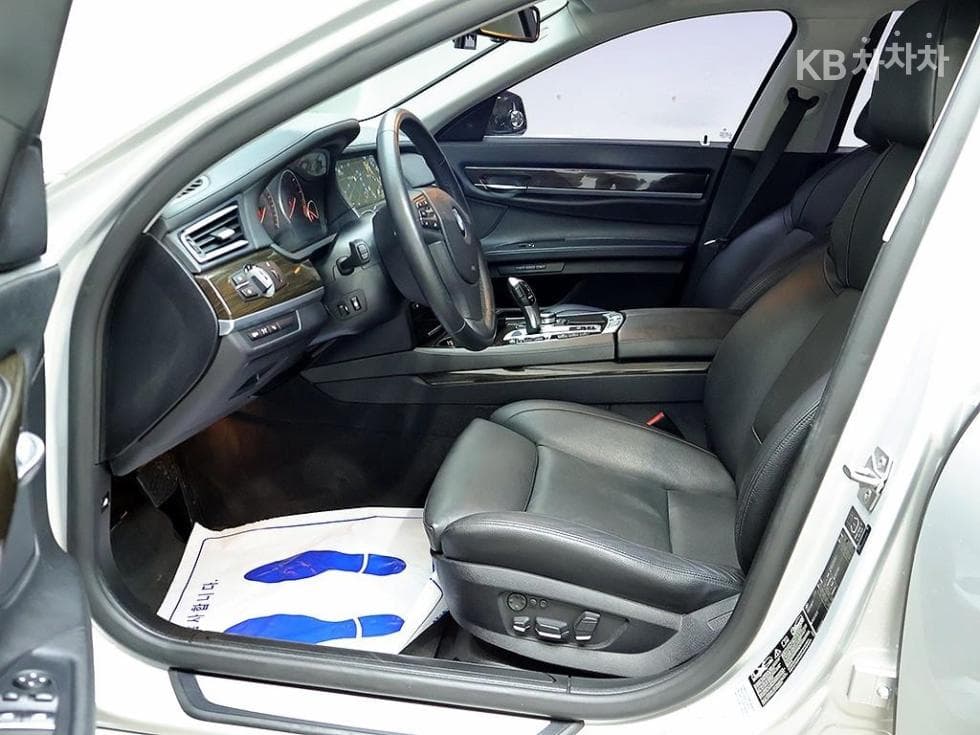 بي إم دبليو - 7-Series | New 750Li xDrive F02(11~) 11