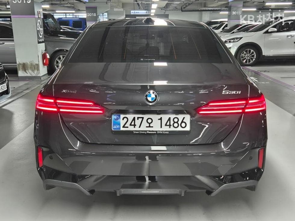 BMW - 5-Series | New 530 xDrive M Sport 4