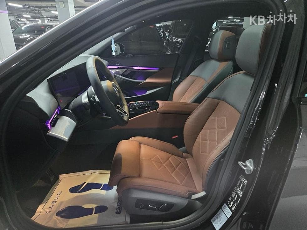 BMW - 5-Series | New 530 xDrive M Sport 5