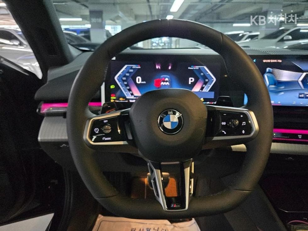 BMW - 5-Series | New 530 xDrive M Sport 7