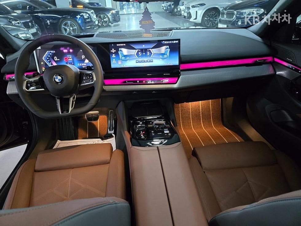 BMW - 5-Series | New 530 xDrive M Sport 9