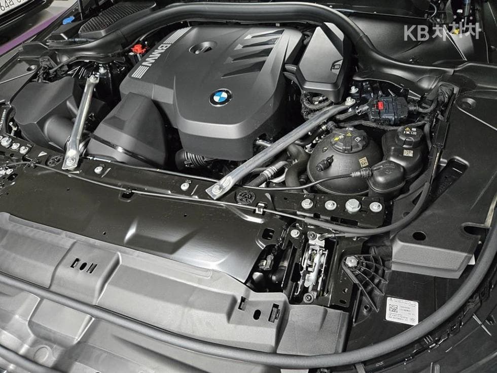 BMW - 5-Series | New 530 xDrive M Sport 18