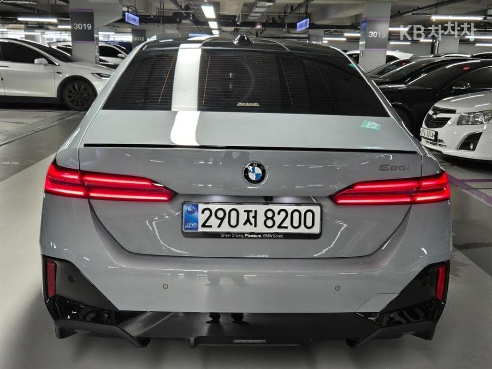 BMW - 5-Series | New 520 SE 4