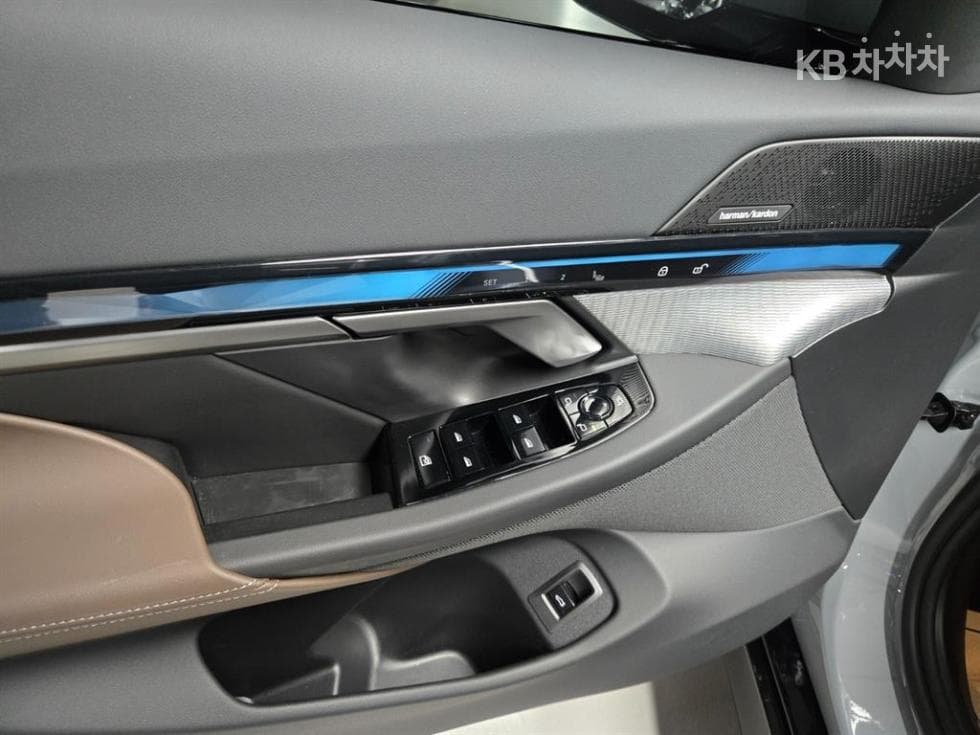 BMW - 5-Series | New 520 SE 12