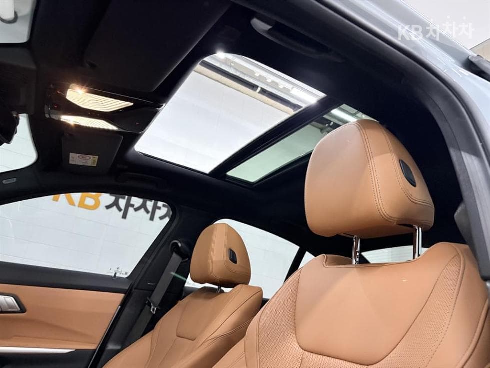 بي إم دبليو - 3-Series | 320 M Sport 12