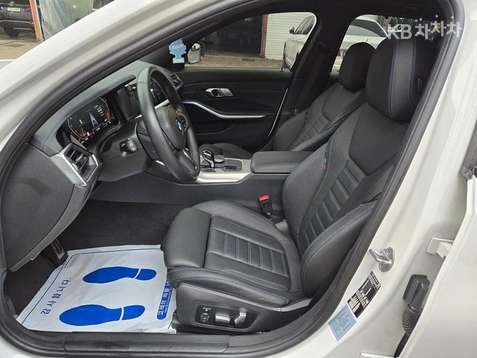 BMW - 3-Series | 320 Touring M Sport Package 5
