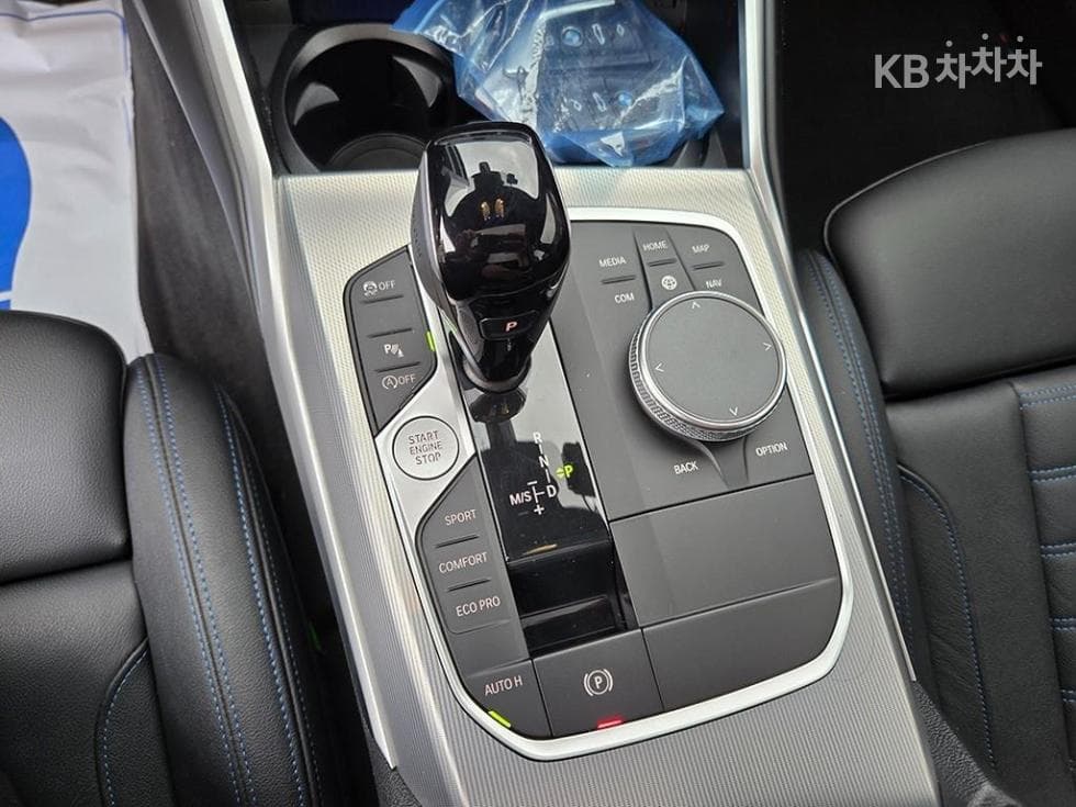 BMW - 3-Series | 320 Touring M Sport Package 11