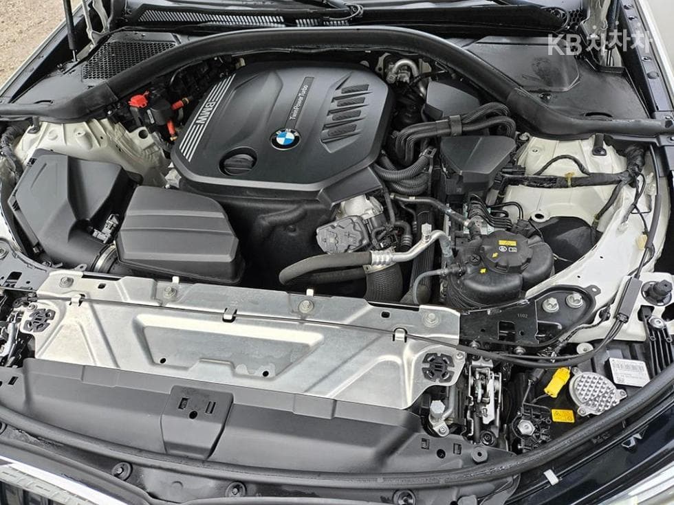 BMW - 3-Series | 320 Touring M Sport Package 19