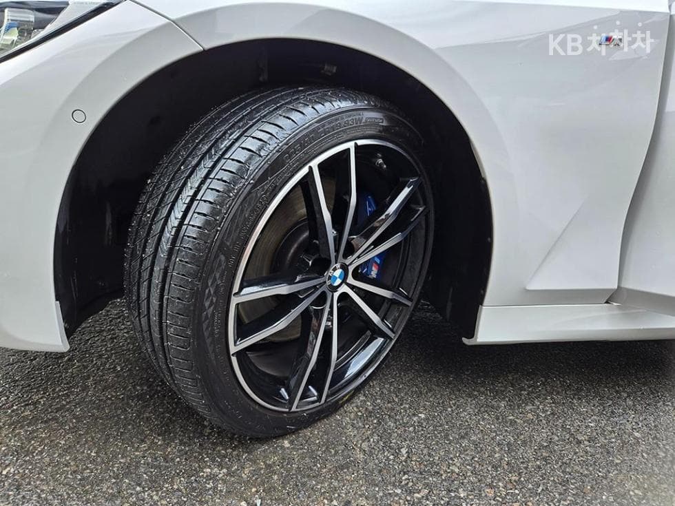BMW - 3-Series | 320 Touring M Sport Package 20