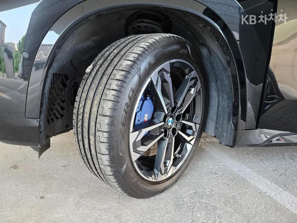 BMW - X1 | M35 xDrive Base 20