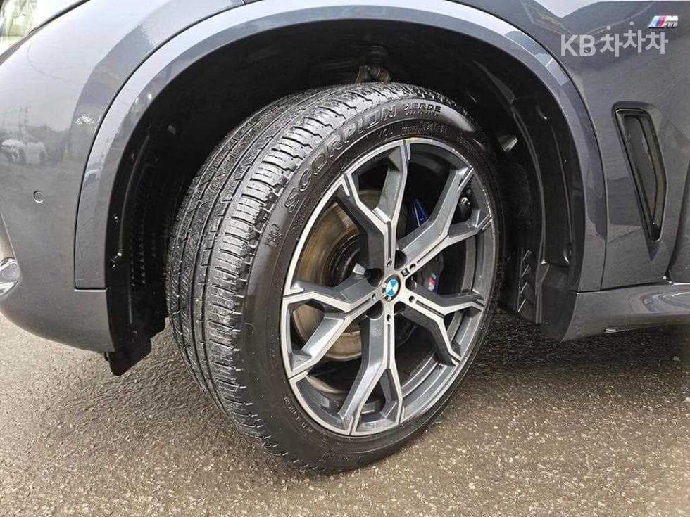 BMW - X5 | xDrive 30 M Sport 20