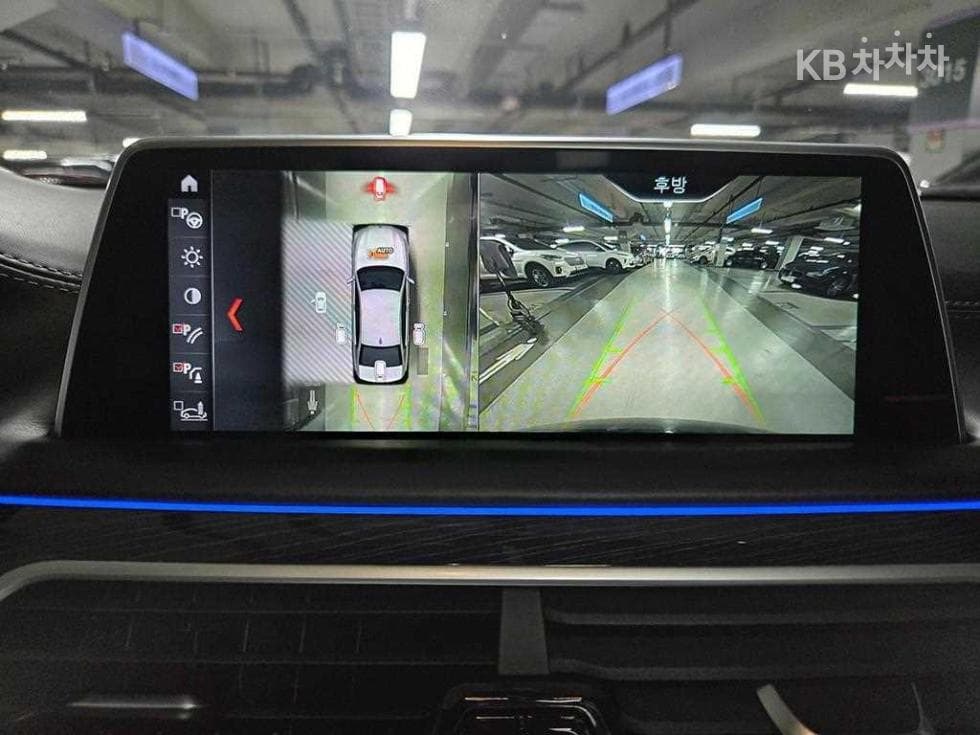 BMW - 7-Series | M760Li xDrive Base 18