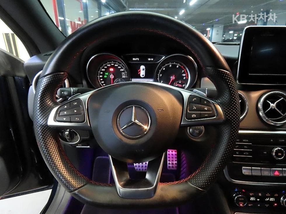 مرسيدس - CLA-Class | 220 AMG Line 8