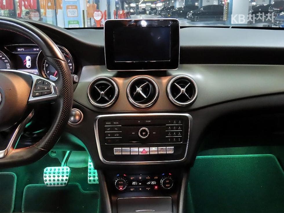 مرسيدس - CLA-Class | 220 AMG Line 11