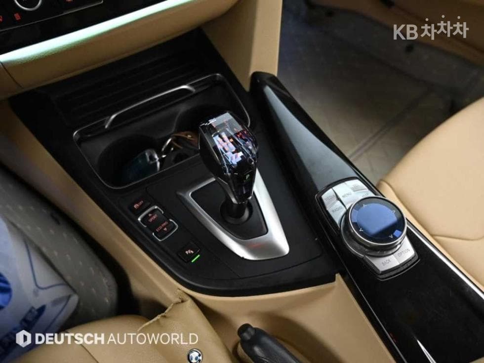 BMW - 3-Series | New 320 xDrive F30(12~) 9