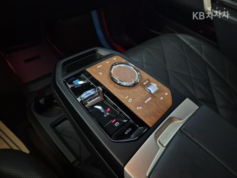 بي إم دبليو - iX | xDrive40 First Edition 8
