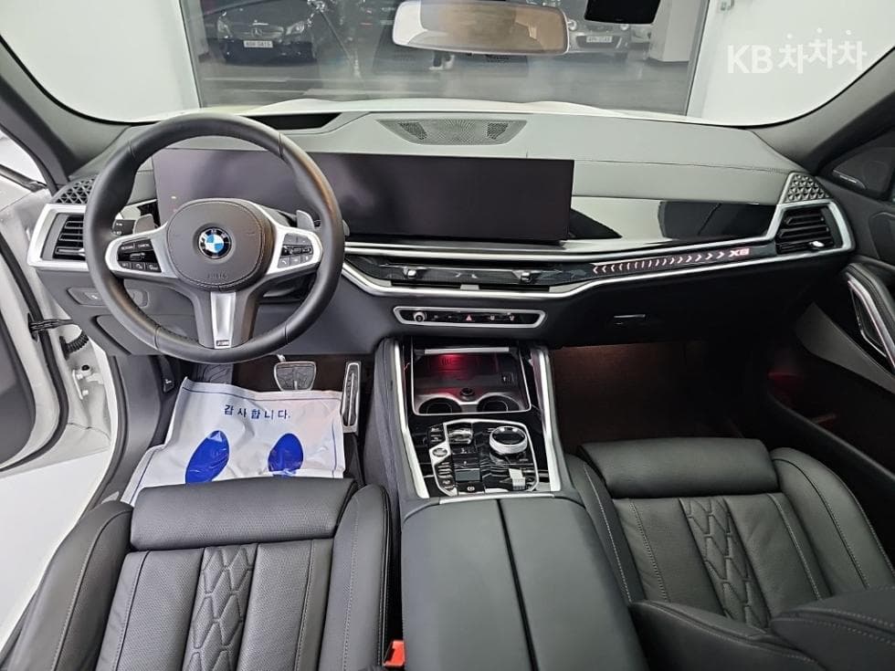 BMW - X6 | xDrive 40 M Sport Package 7