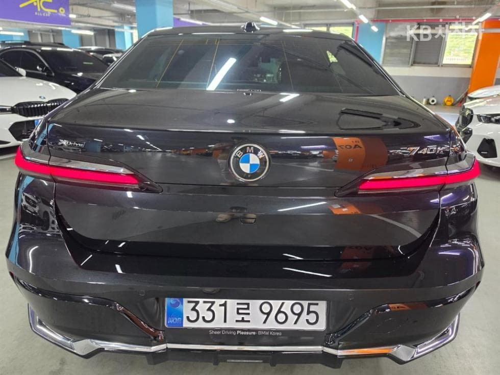 BMW - 7-Series | 740 xDrive M Sport 3