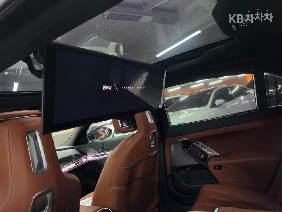 BMW - 7-Series | 740 xDrive M Sport 8