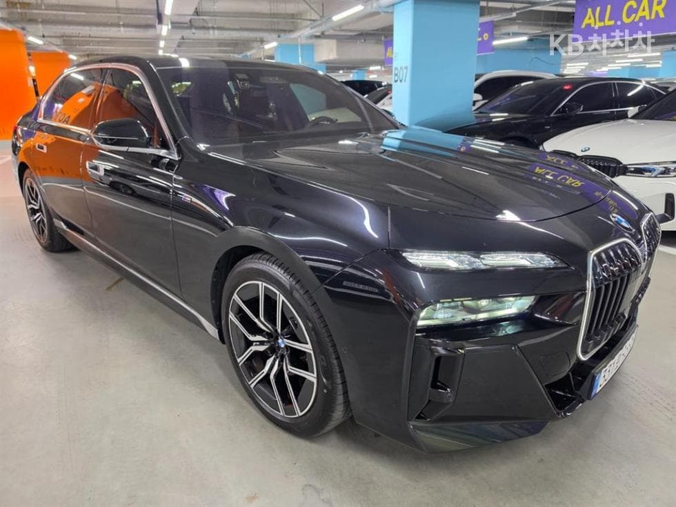 BMW - 7-Series | 740 xDrive M Sport 20