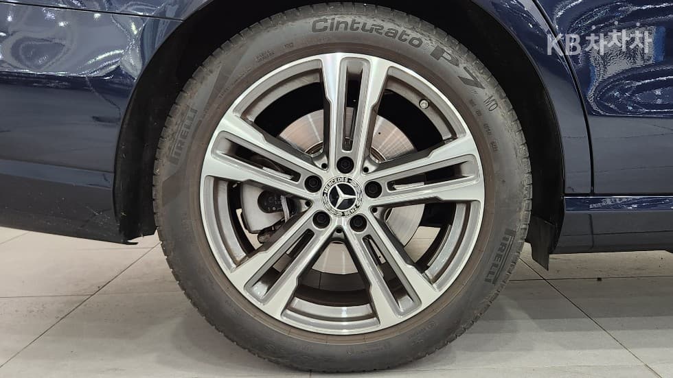 Mercedes-Benz - E-Class | E350 4MATIC Avantgarde 6