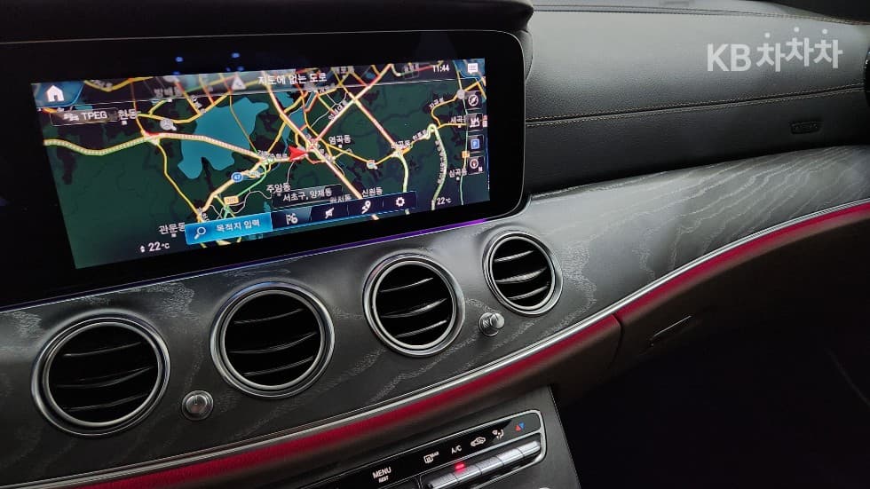 Mercedes-Benz - E-Class | E350 4MATIC Avantgarde 19