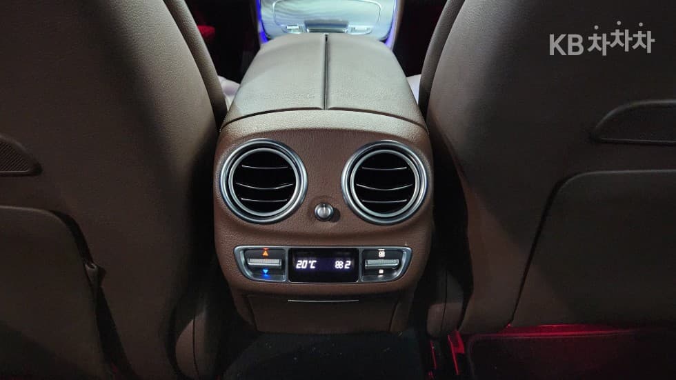 Mercedes-Benz - E-Class | E350 4MATIC Avantgarde 16