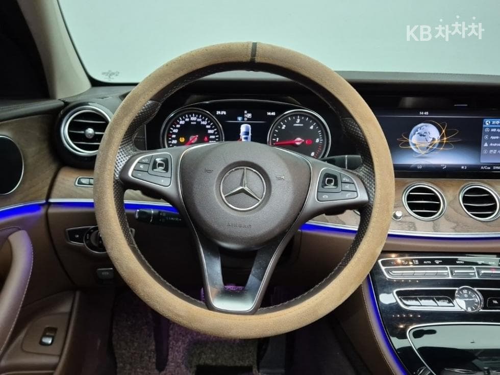 Mercedes-Benz - E-Class | E220 Avantgarde Intelligent Drive 9