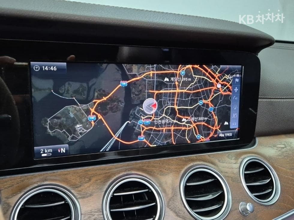 Mercedes-Benz - E-Class | E220 Avantgarde Intelligent Drive 14