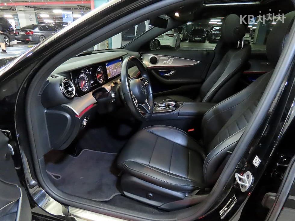 Mercedes-Benz - E-Class | E250 Avantgarde 6