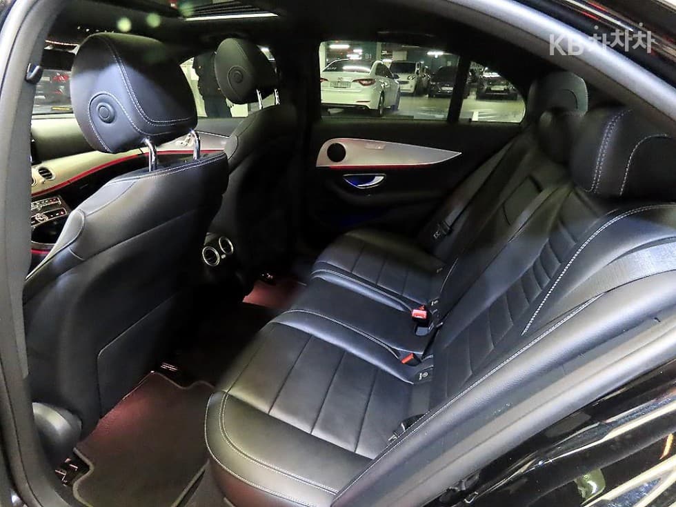 Mercedes-Benz - E-Class | E250 Avantgarde 7