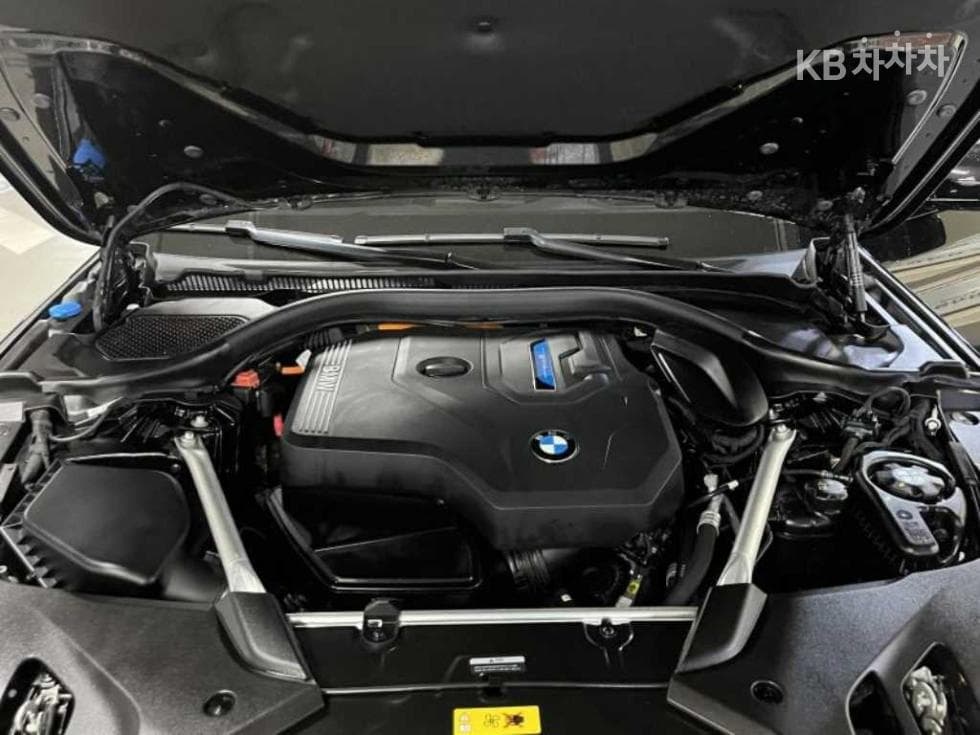 BMW - 5-Series | All New 530 M Sport 19