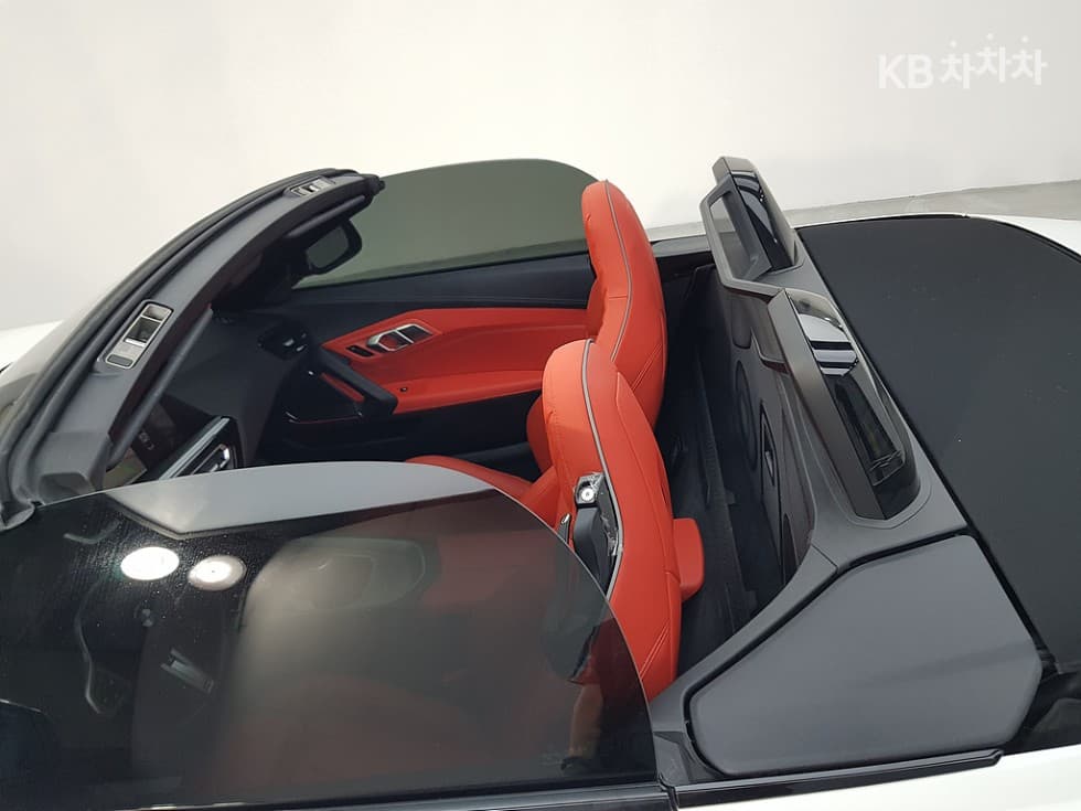BMW - Z4 | All New sDrive 20 M Sport Package 13