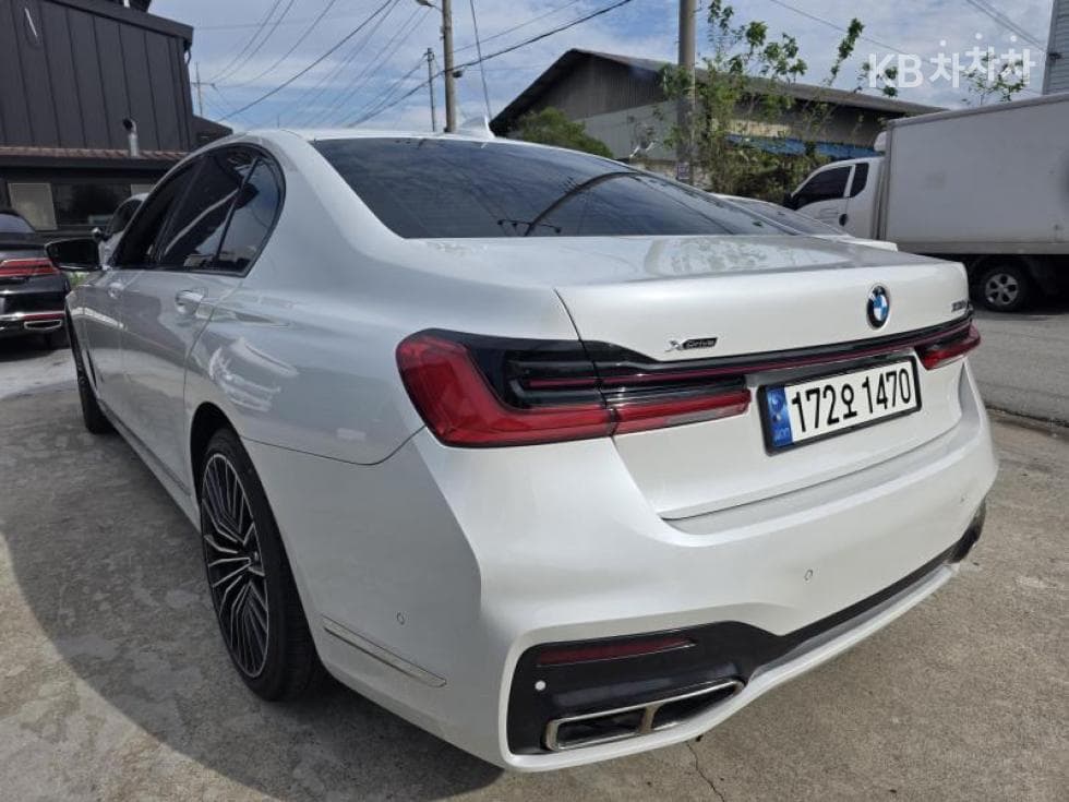 BMW - 7-Series | 730 xDrive Base 4