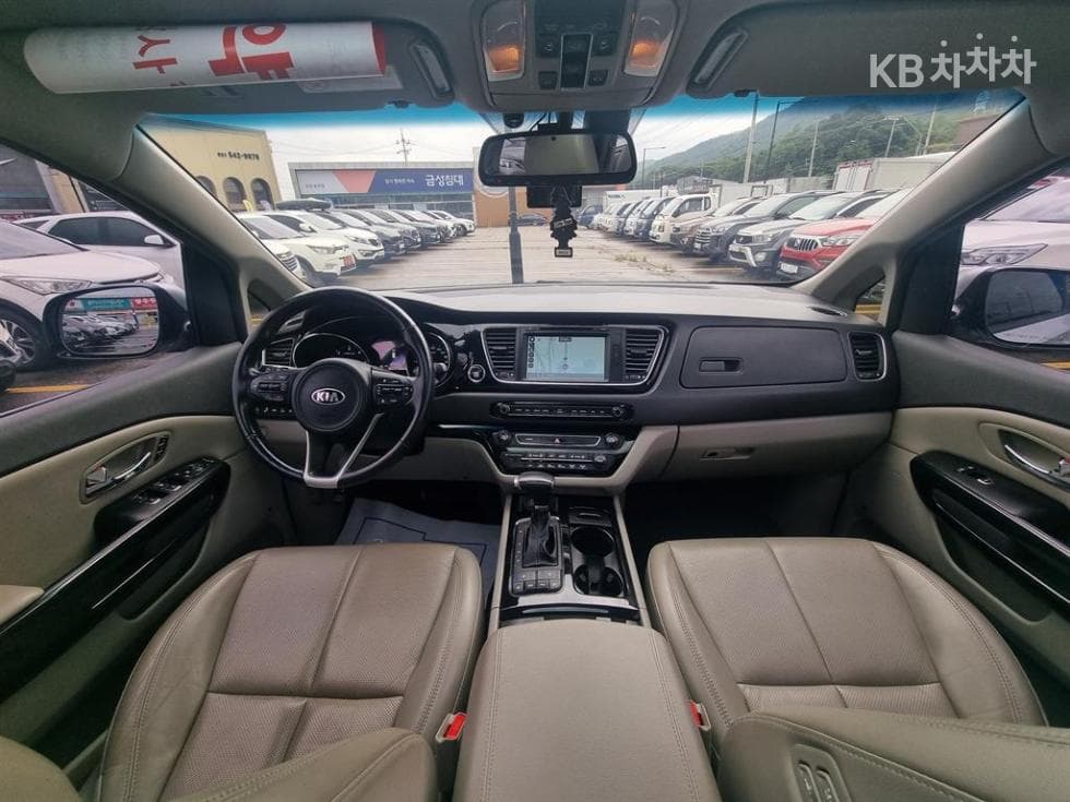 Kia - Карнивал | All New 9Seater 2.2 Diesel Noblesse 10