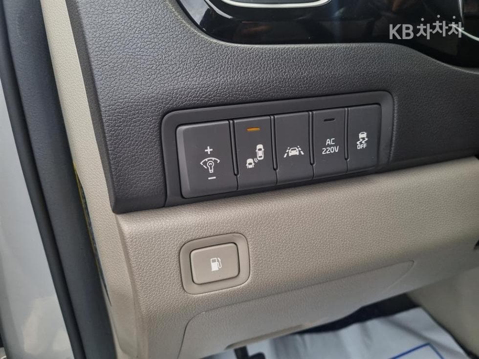 Kia - Карнивал | All New 9Seater 2.2 Diesel Noblesse 13