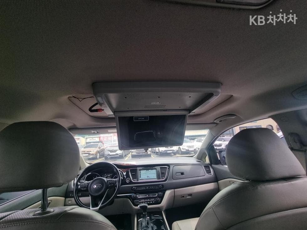Kia - Карнивал | All New 9Seater 2.2 Diesel Noblesse 14