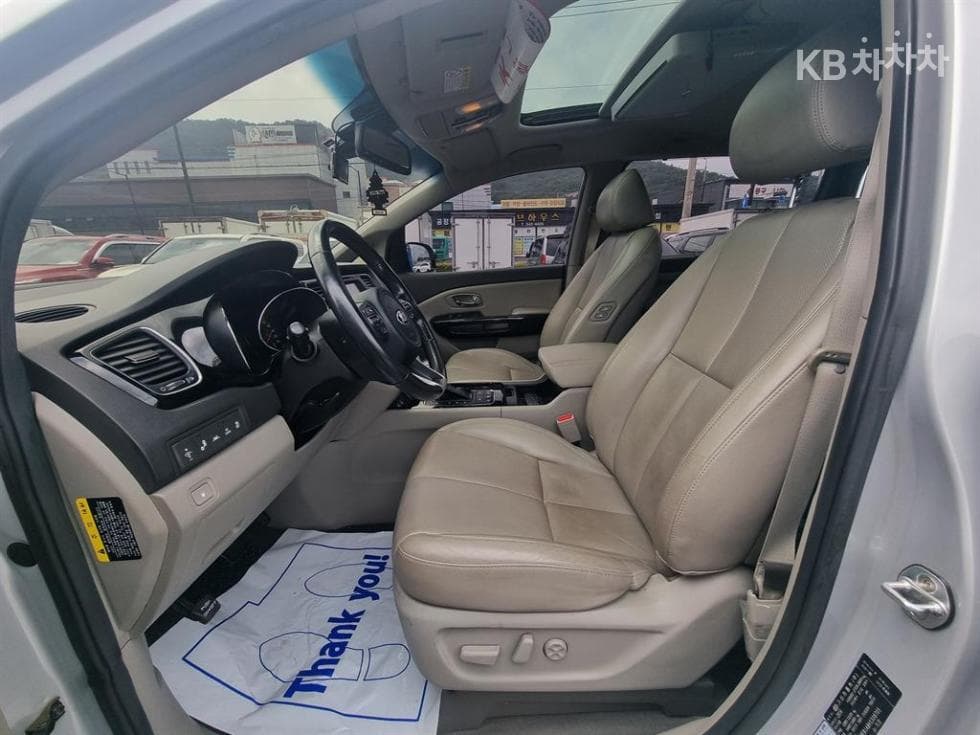 Kia - Карнивал | All New 9Seater 2.2 Diesel Noblesse 17