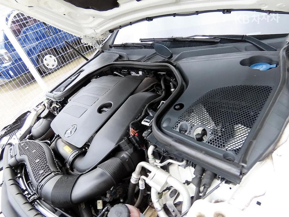 Mercedes-Benz - E-Class | E350 4MATIC AMG Line 19