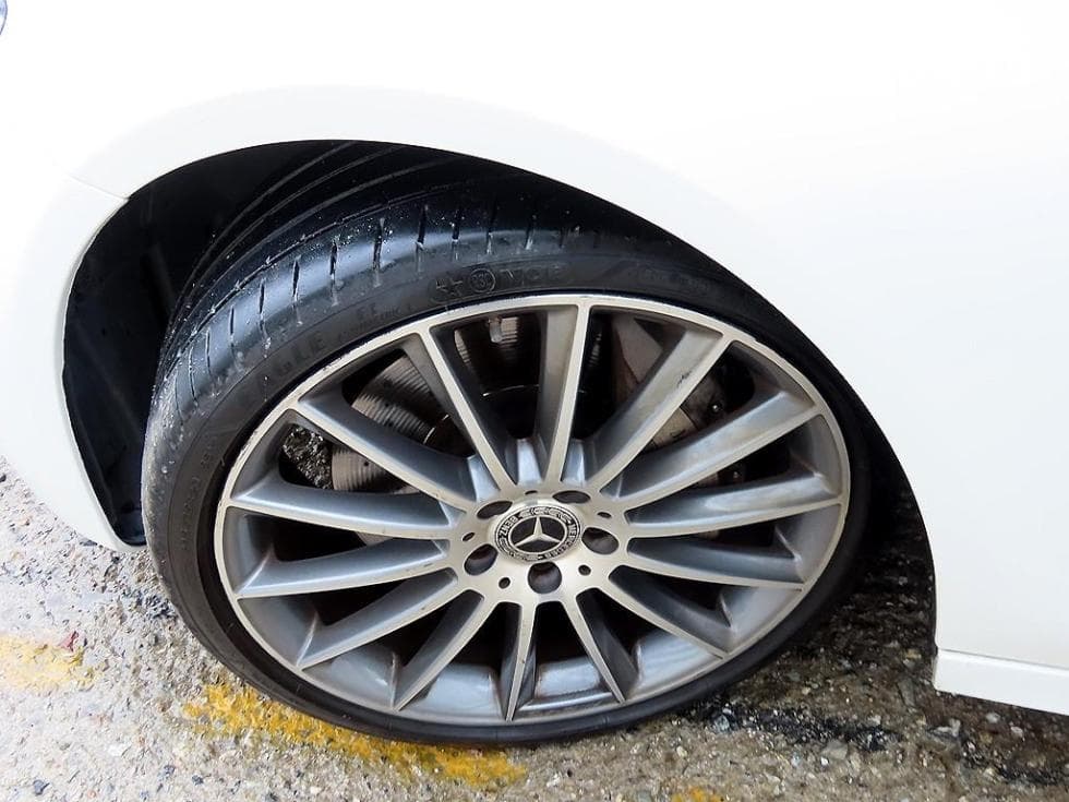 Mercedes-Benz - E-Class | E350 4MATIC AMG Line 20