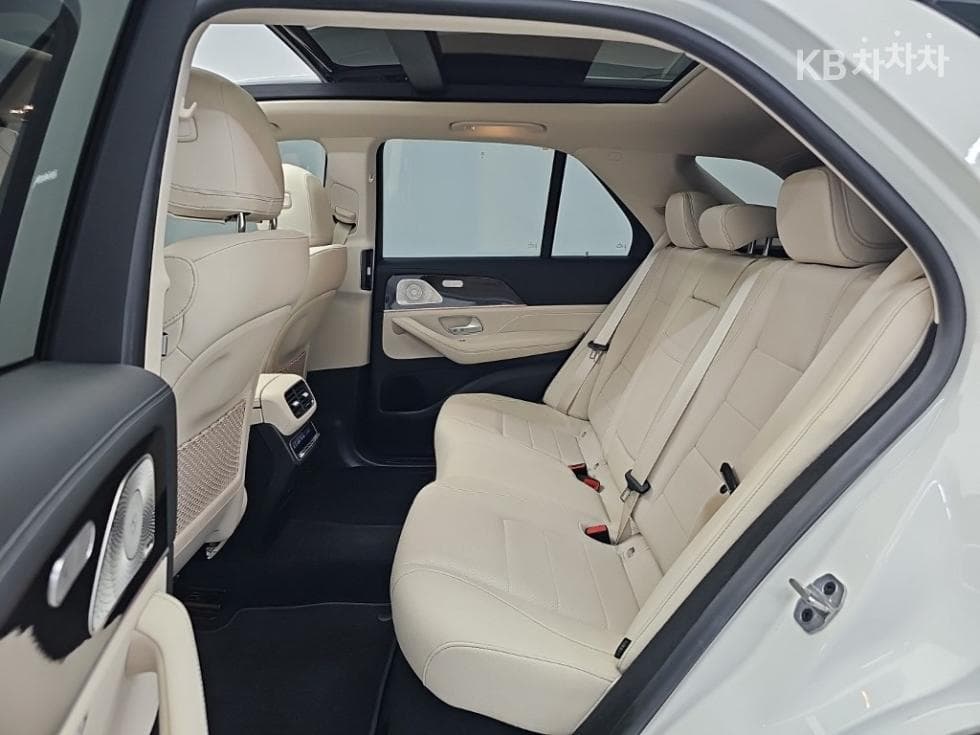 Mercedes-Benz - GLE-Class | 300 4Matic 12