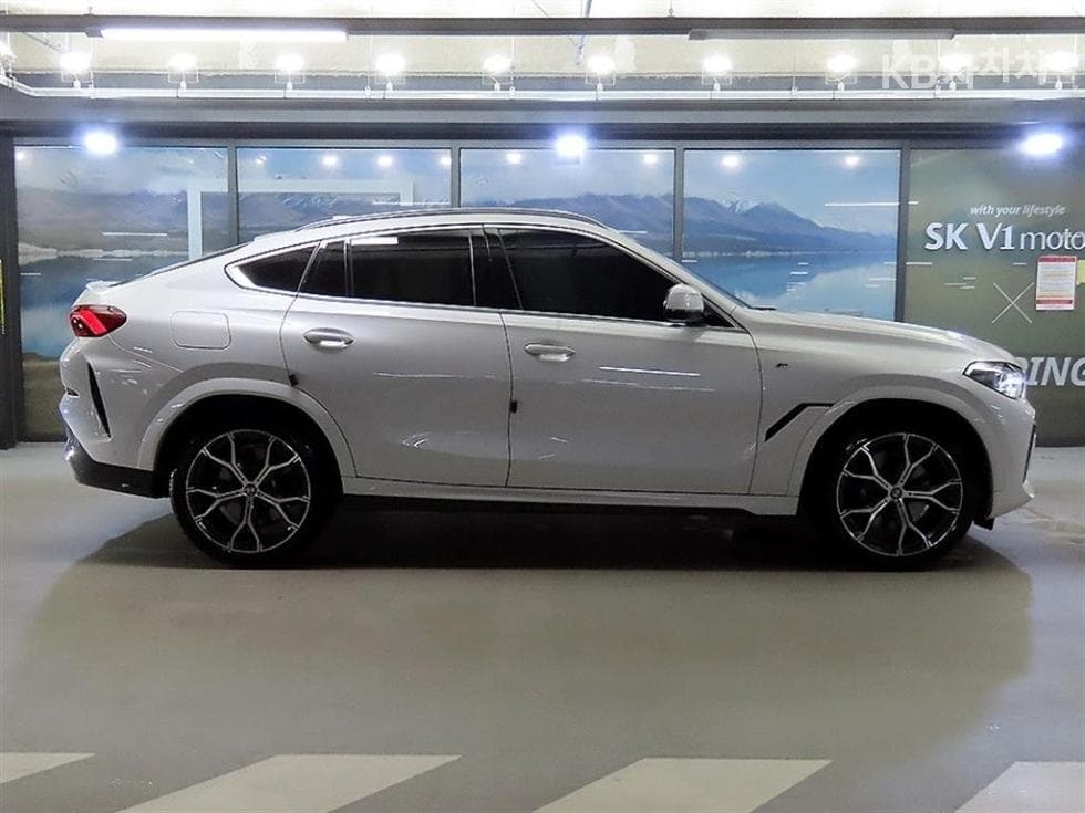 BMW - X6 | xDrive 40 M Sport Package 3