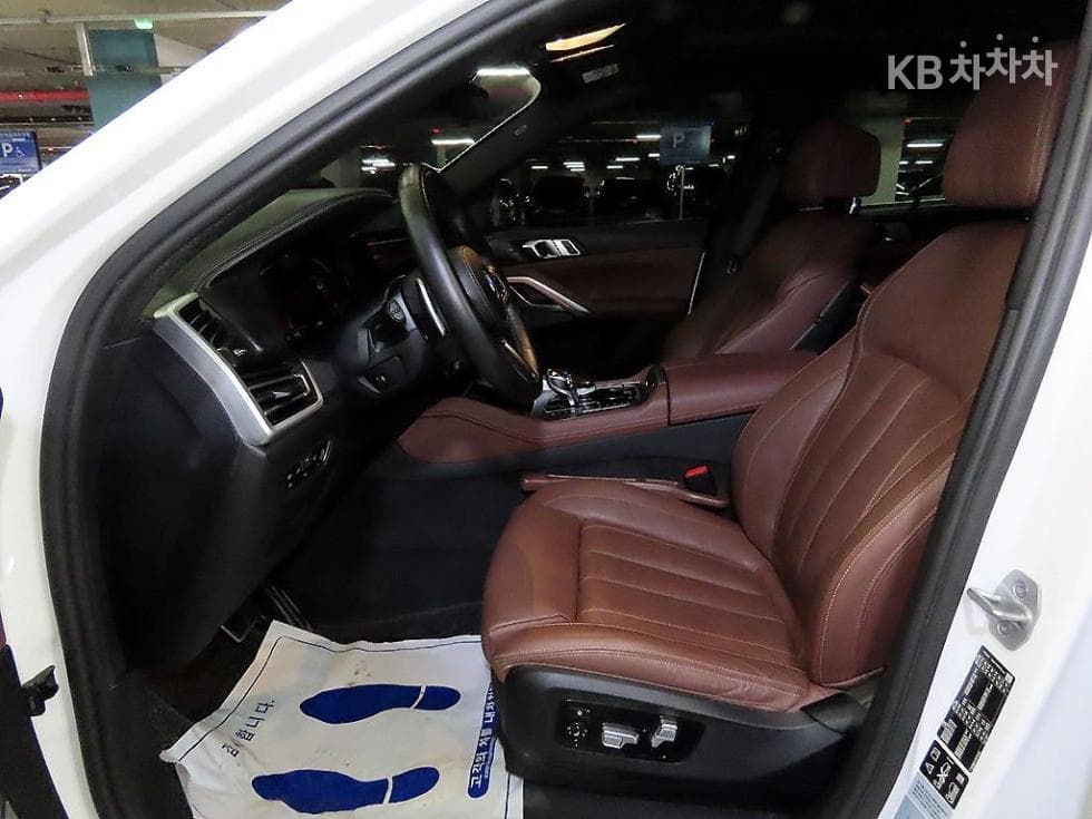 BMW - X6 | xDrive 40 M Sport Package 6