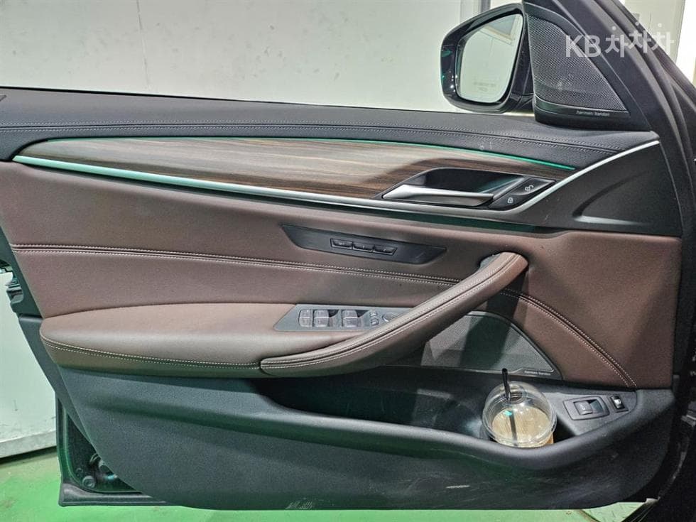 بي إم دبليو - 5-Series | All New 530 Luxury Line 10