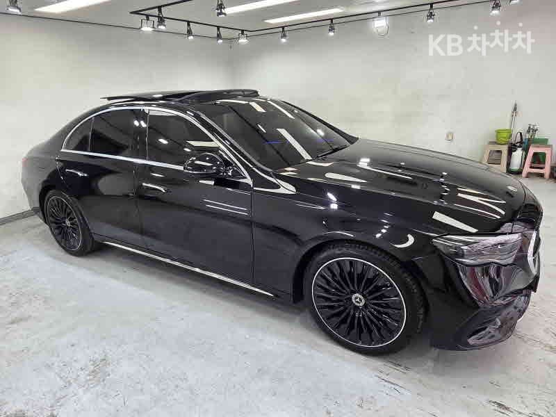 Mercedes-Benz - E-Class | E300 4MATIC AMG Line 2